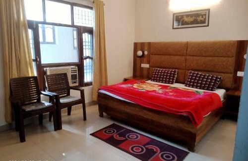 Gunehr Haus | KAMAKSHI GUEST HOUSE