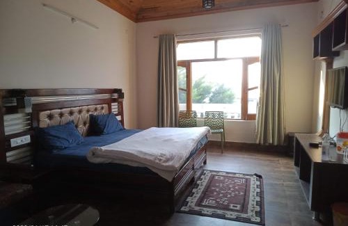 Gunehr Haus | KAMAKSHI GUEST HOUSE