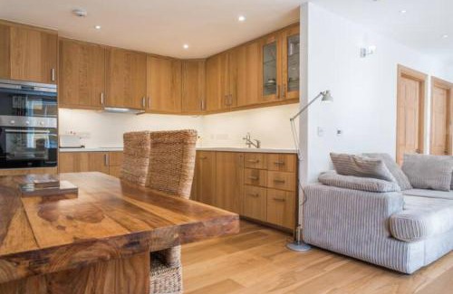 Inverkeithing Wohnung | Luxury Flat, 20 Minutes by train from Edinburgh