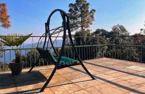 Shimla Haus | Master Bedroom Near Chail Sanctuary Woodrose Est