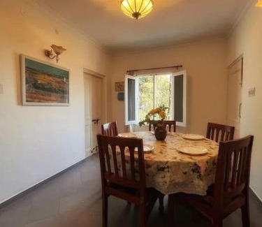 Shimla Haus | Master Bedroom Near Chail Sanctuary Woodrose Est