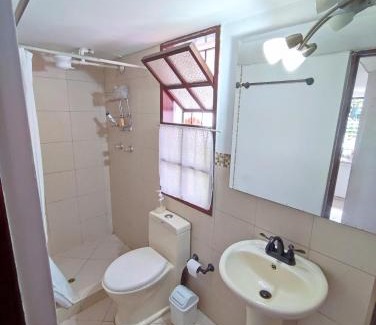 Robledo Haus | Casa campestre en la ciudad