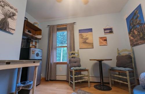 Surry Haus | Pond Memories - National Parks Suite - Paddling Included!