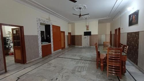 Amritsar Haus | Royal Oaks Guest House