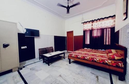 Amritsar Haus | Royal Oaks Guest House