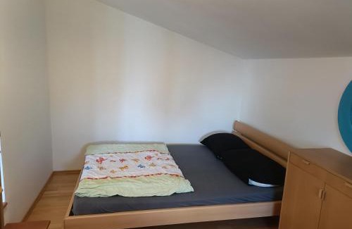 Liesing Haus | Chill am comfortable Room in a sunny apartment