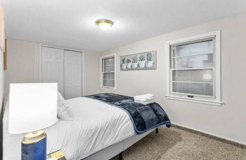 Rosedale Haus | Spacious 4BR - Close to KU, Westport, Plaza