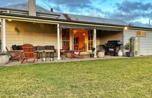 Scone Haus | Fromelles Cottage