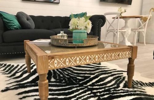 Rye Haus | Hamptons In Rye Green Cottage 3 Mins to Hot Springs!