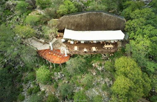 Okaukuejo Kabine | Ongava Lodge