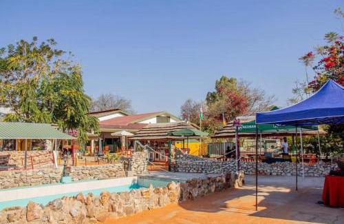 Tsumeb Haus | Hot Air Balloon Resort & Guesthouse (old TCL club)