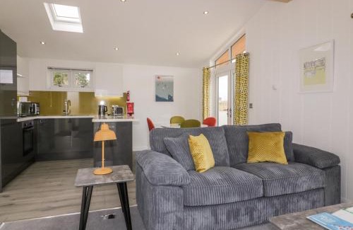 Dobwalls Haus | 11 Meadow Retreat