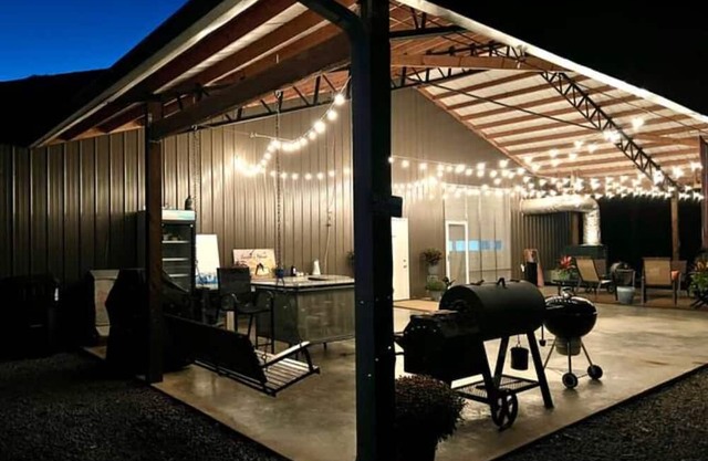 6 Bedroom Country Riverside Lodge