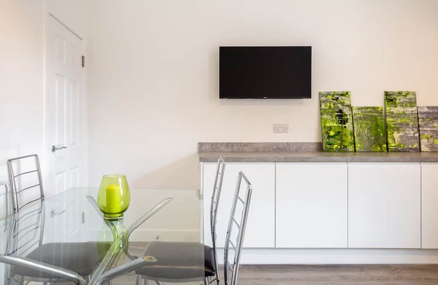 ★Wakefield House✔Parking✔100mbs WiFi✔BBQ✔XScape