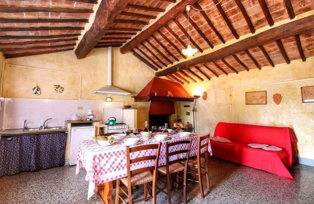 Apartment with terrace in Tuscany
