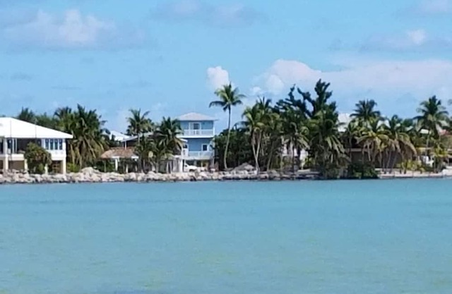 MARCH , MAY SEPT OPEN, quiet waterfront private swim canal, boat dock"PET FRIEN
