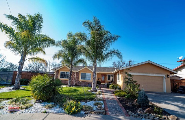 Amazing 2-bedrooms in a shared single family home