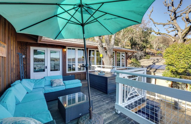 Waterfront Decks w/Views: Lower Lake Home!