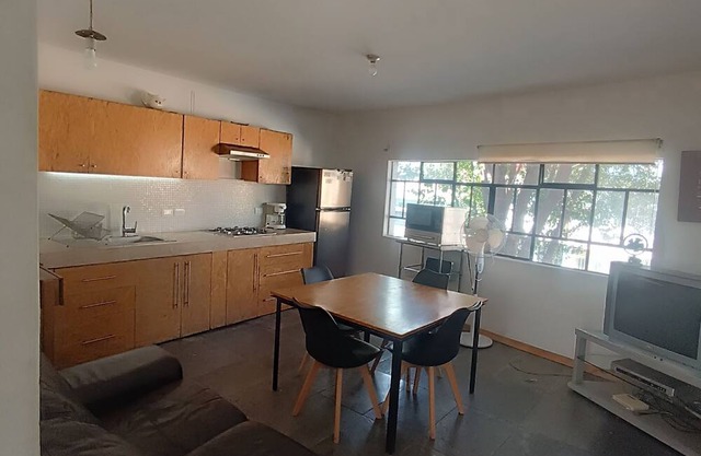 House 3 levels CDMX, very bright, 7prs, ideal for groups.