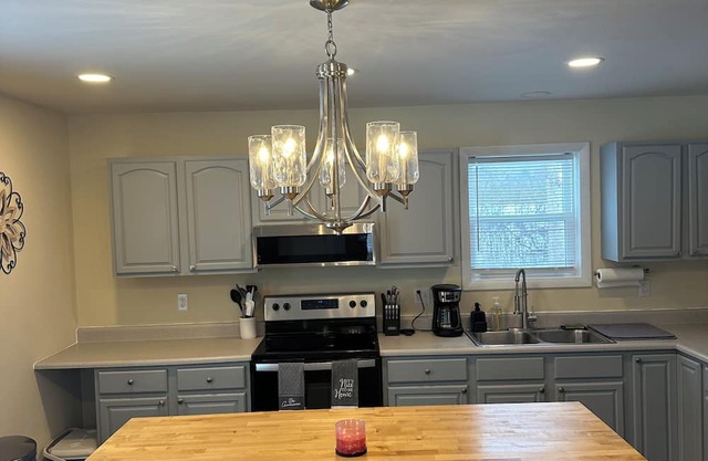 Charming 3-bedroom house with WiFi, AC in lovely Lorraine