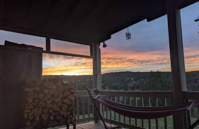 Remote 3-bedroom home very close to skiing, dining, and shopping in Ruidoso, NM