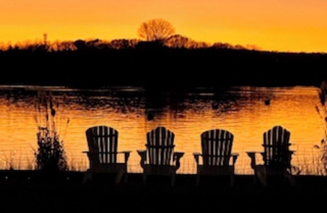 2 bedroom Water Front Cottage.
