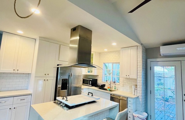 Charming 2B/2B Cottage w/parking, fenced in yard, and sauna- Central to it all!