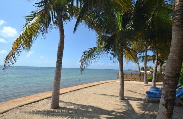 Luxury, Oceanfront condo with four master suites for family or groups