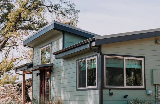Cozy & Quiet Couples Getaway Minutes to Yosemite