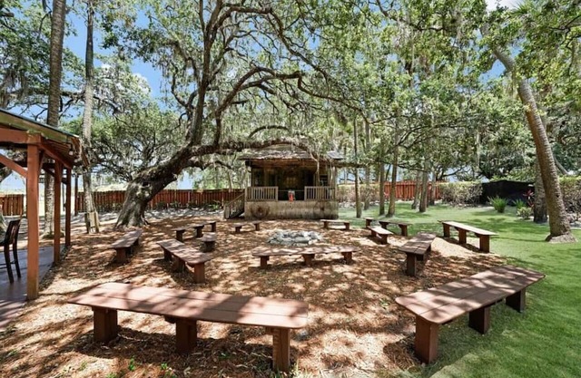 429d) Beautiful home + grill