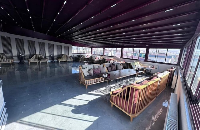 Van Elegrand Hotel