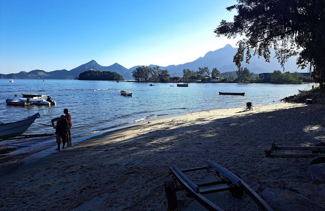 Suite 2 Simple WITH comfortable air conditioning Bracuí Beach