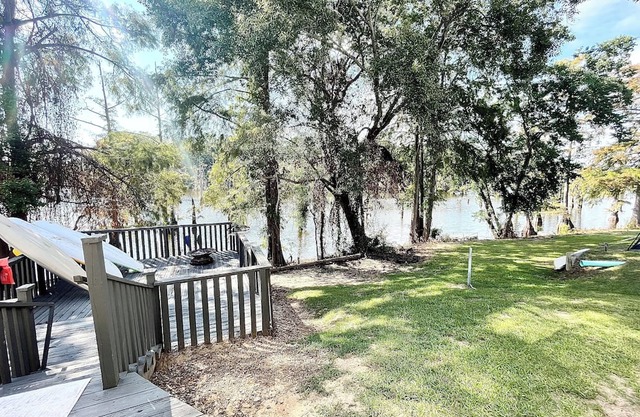 Bayou and Beyond: The View with hot tub and Kayak rentals