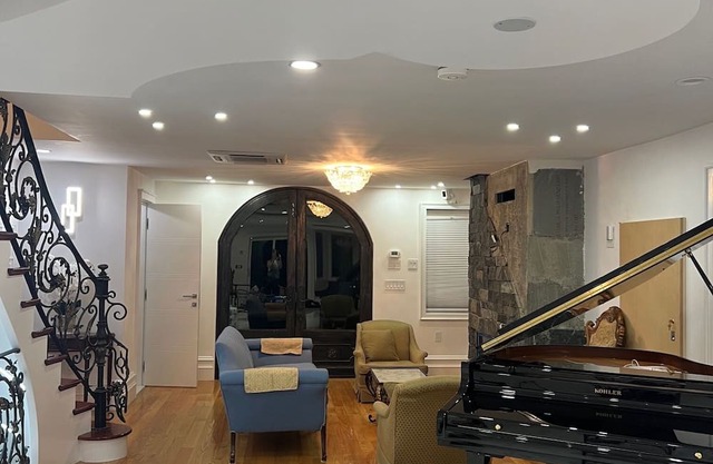 Charming 1-Bedroom with AC, WiFi in Queens close to JFK and LaGuardia Airport