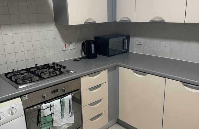 Spacious home in Prime Location - Free Parking