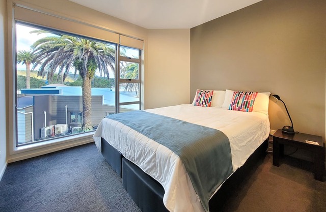 Hosts on the Coast Restful on Esplanade