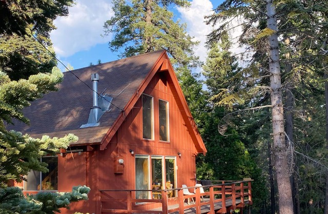 Chalet Sequoia - modern newly renovated cabin in Sequoia Nat Forest