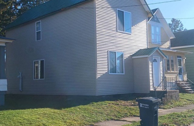 3-bedroom house with WiFi in Ironwood