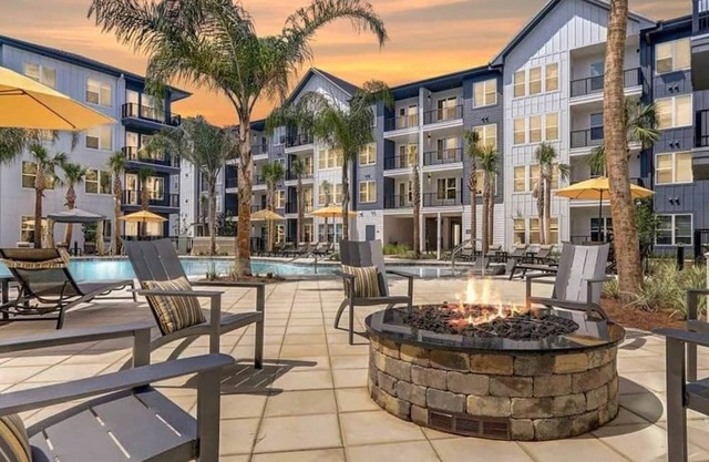 Barsala l Tranquil 1BD with Pool at Eastborough, fast Wi-Fi