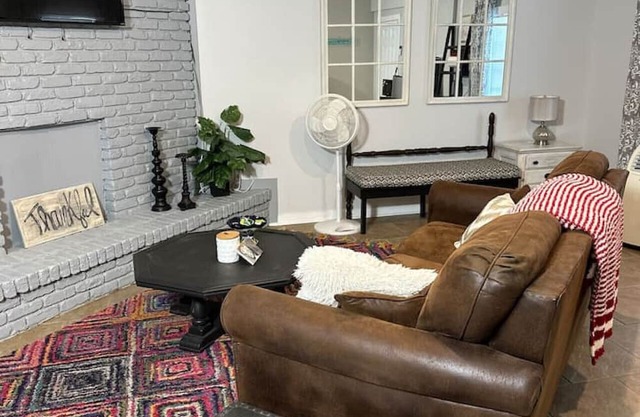 Spacious luxury 1 BR Getaway Near USM, Midtown