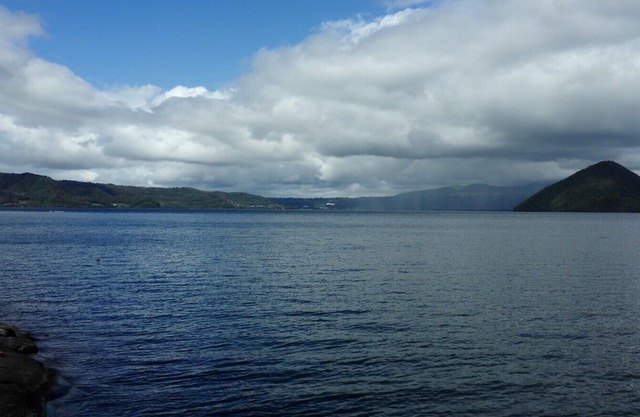 Lake side view, Lake Toya, Walk 1 mins from the house /1 mins walk to Lake Toya, fireworks can be seen from the room