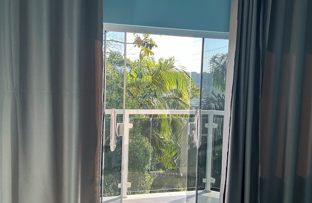 Propriedade Cercada de Muito Verde, Perfeito Para que Busca um Local Tranquilo