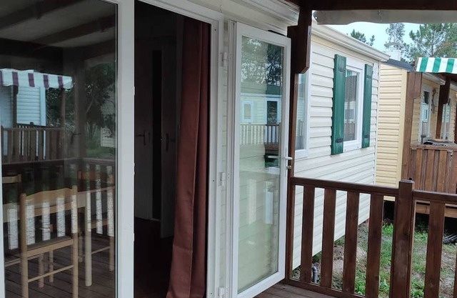 Surya's Bungalows,lands Hause Bungalows E10. Parque de Campismo com 3 Piscinas