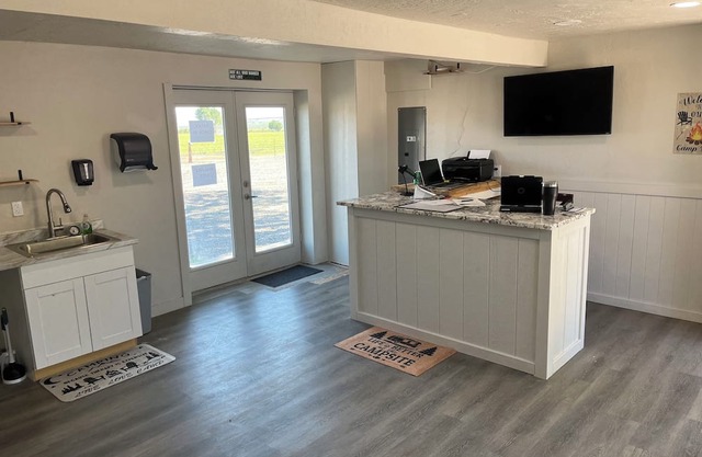 Glamping bunkhouse, located minutes from Bryce Canyon national Park