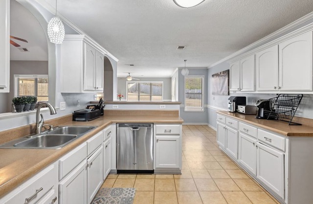 Cozy 4-bedroom house family and pet friendly home in Olive Branch with AC, WiFi