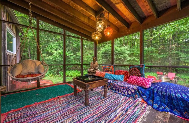 Oak Forest Cabin: Enchanted Eden Among the Trees