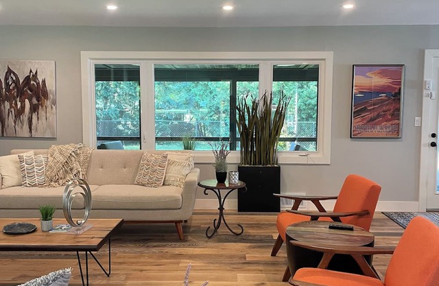 Lovely Mid Century Modern Ranch