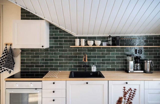 Family-sized 2nd floor apartment in the peace of nature. Pet-friendly!