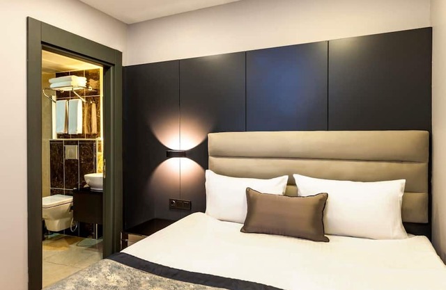 A Palace Suites - Superior Two-Bedroom Suite