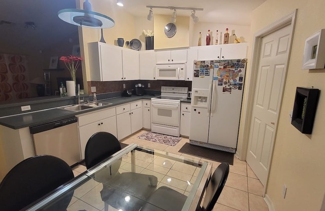 Charming 2-bedroom house, with AC, WiFi in superb Winter Haven, LEGOLAND CITY